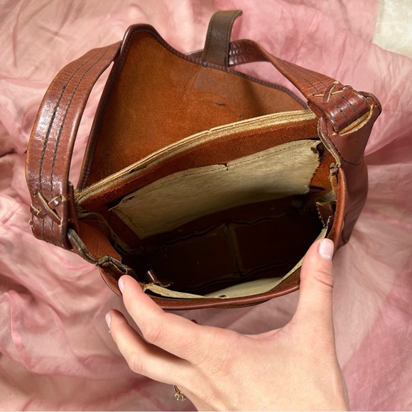 ✨ vintage 1970s leather bag - Picture 5 of 6